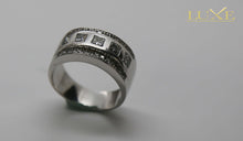 Cargar imagen en el visor de la galería, Cintillo oro blanco y diamantes
