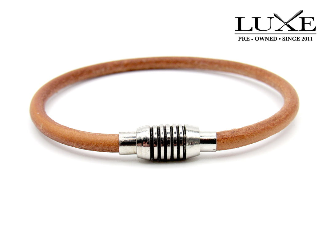 Pulsera cuero beige con imán